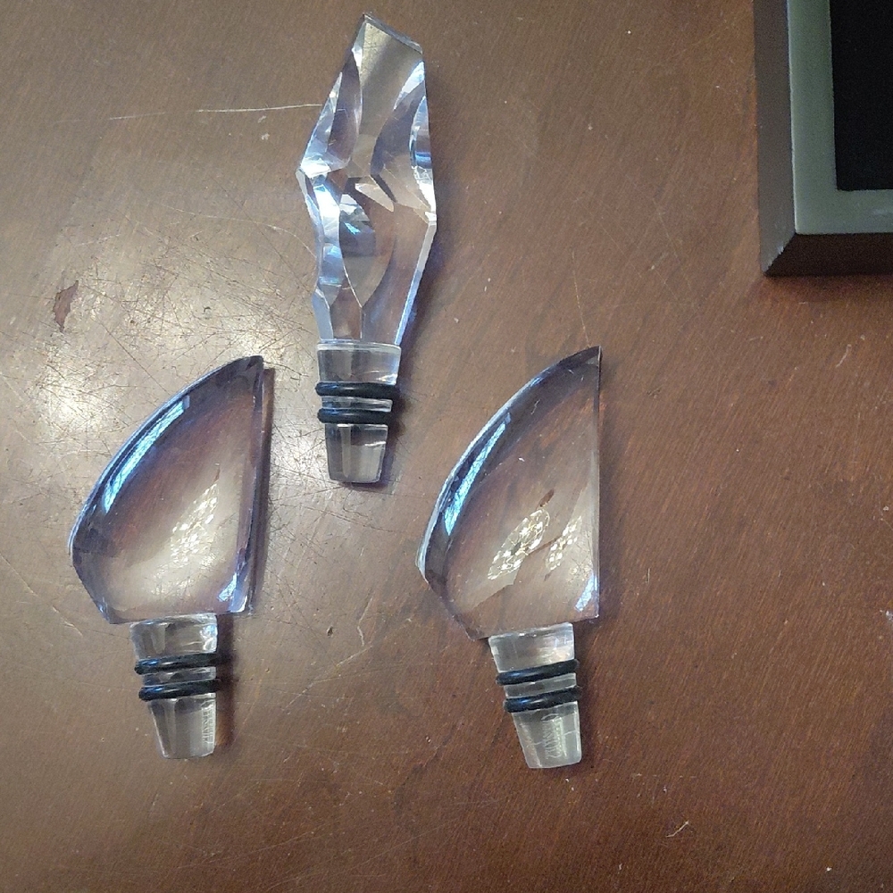 Elegant Crystal Wine Stoppers Set